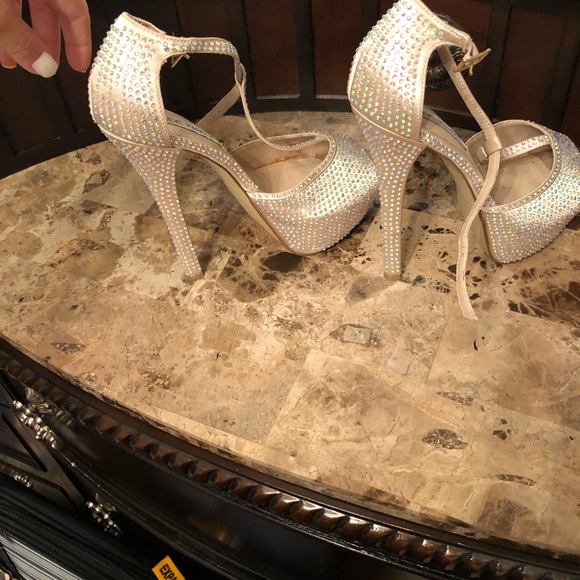 Shoes - Picture 2 of 3